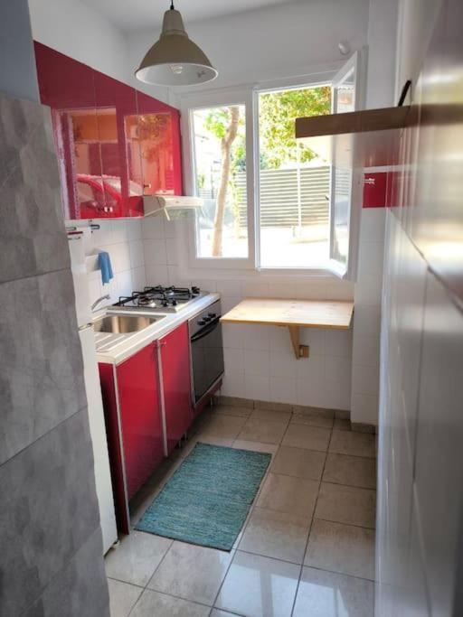 Apartment 50 Meters From The Beach Лутраки Екстериор снимка