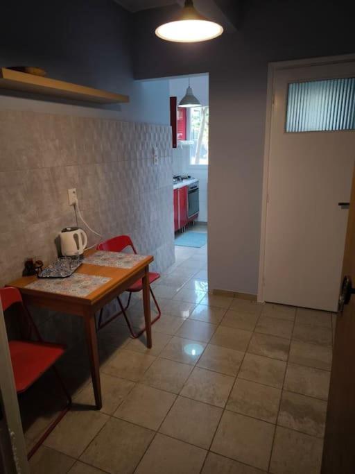 Apartment 50 Meters From The Beach Лутраки Екстериор снимка