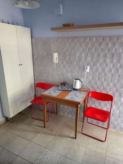 Apartment 50 Meters From The Beach Лутраки Екстериор снимка